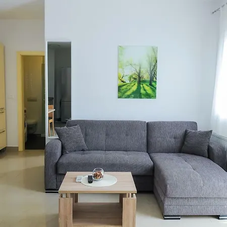 Anamarija Apartament *