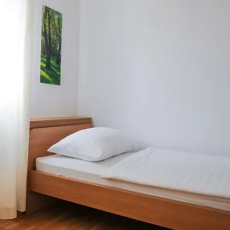 Apartament Anamarija *