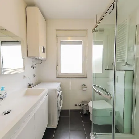 Anamarija Apartman *