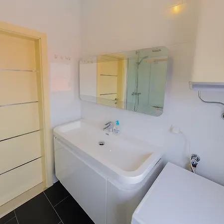 Apartament Anamarija *