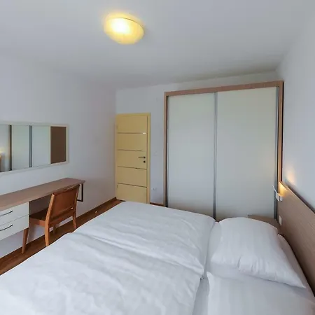 Apartament Anamarija *